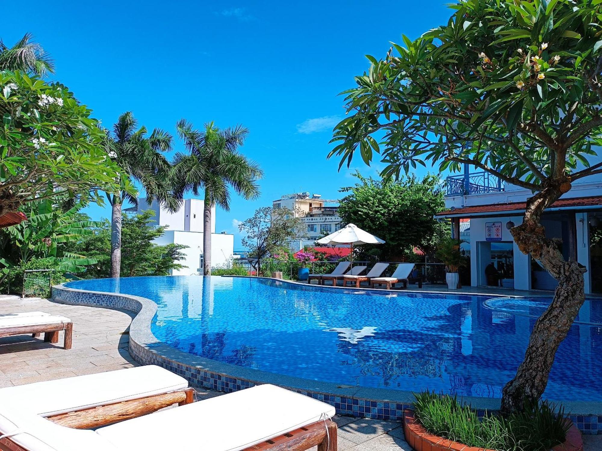 Suncosy Central Hotel Phu Quoc Buitenkant foto