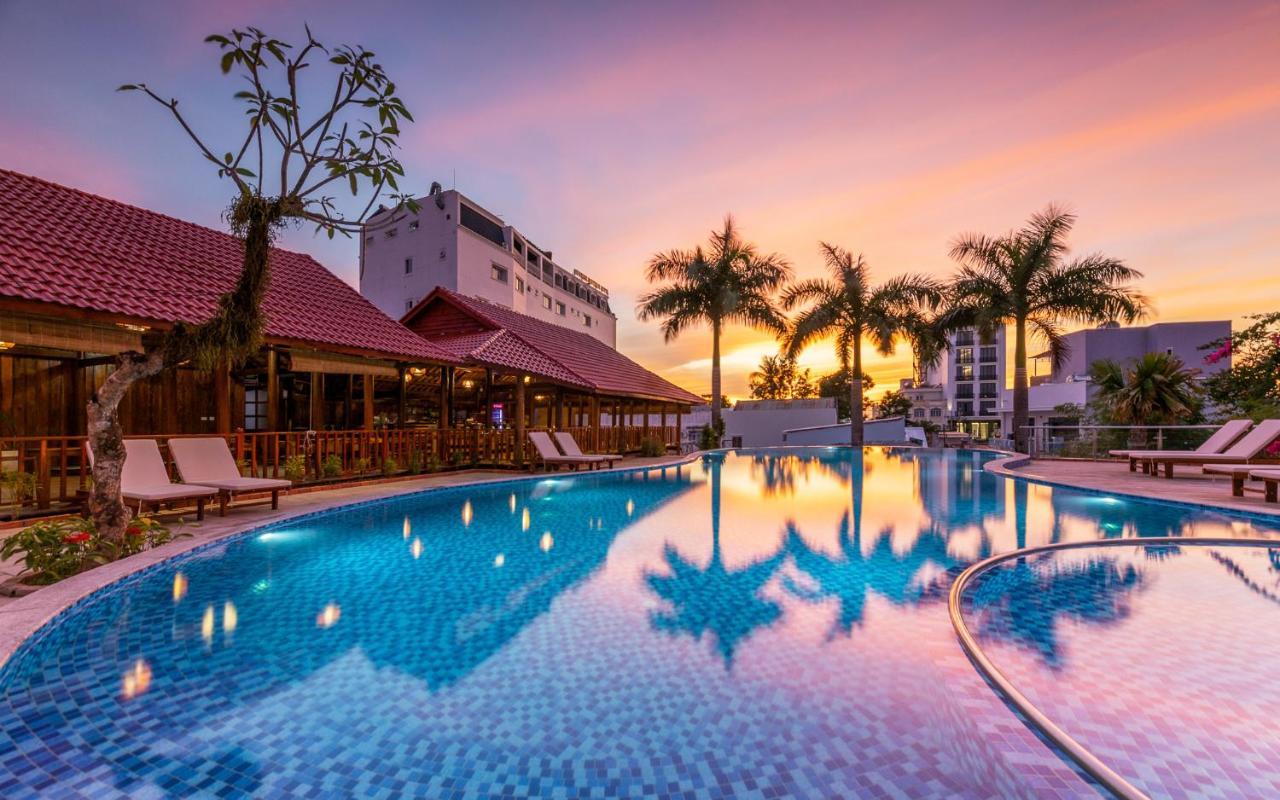 Suncosy Central Hotel Phu Quoc Buitenkant foto